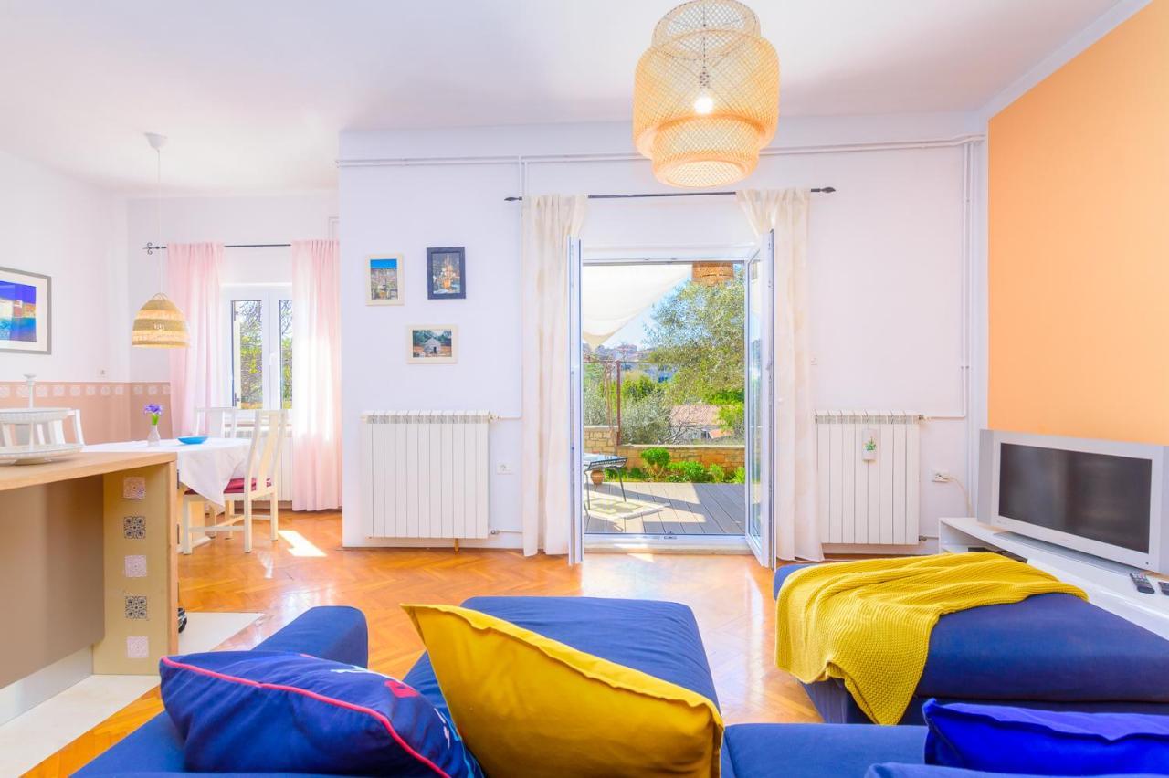 Apartment Macan, Beautiful Green Oasis Пула Екстериор снимка