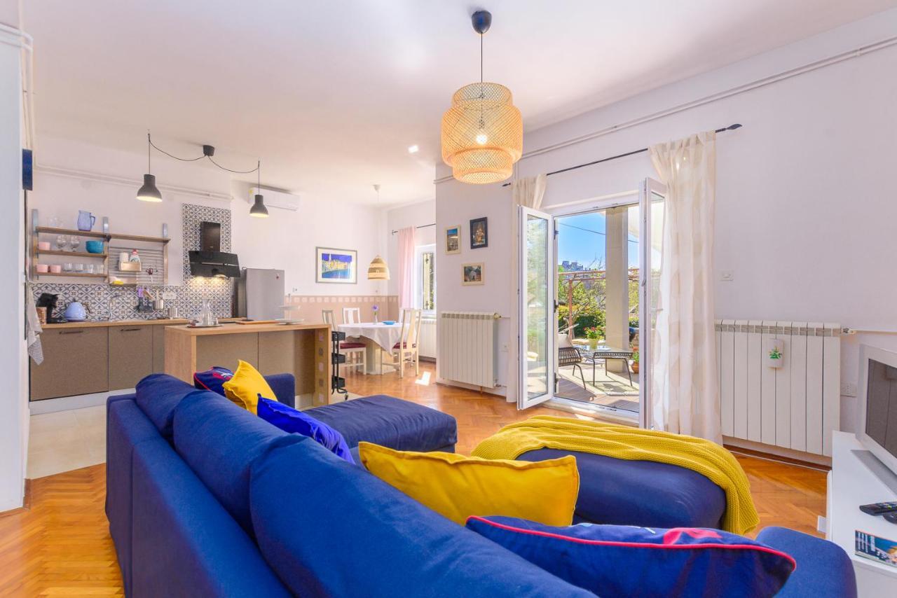 Apartment Macan, Beautiful Green Oasis Пула Екстериор снимка