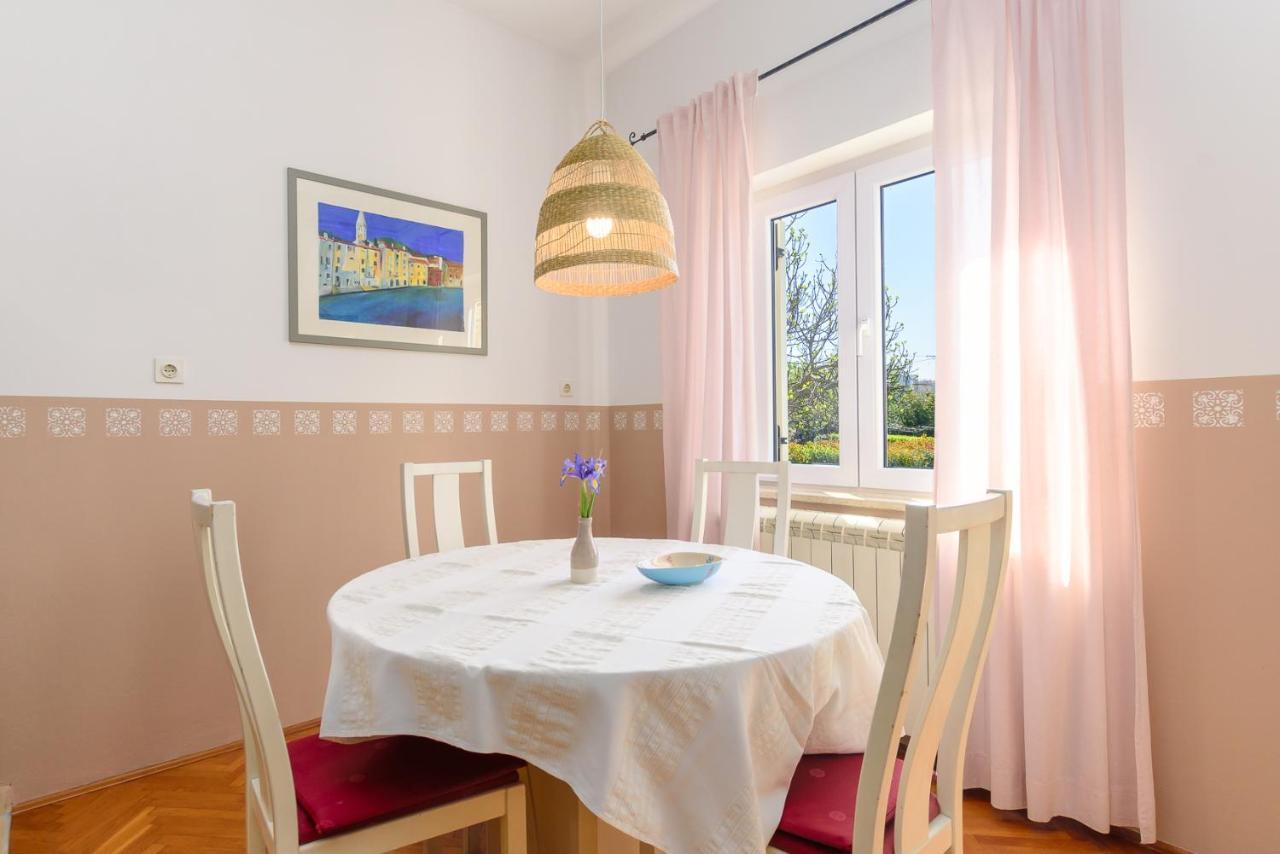 Apartment Macan, Beautiful Green Oasis Пула Екстериор снимка