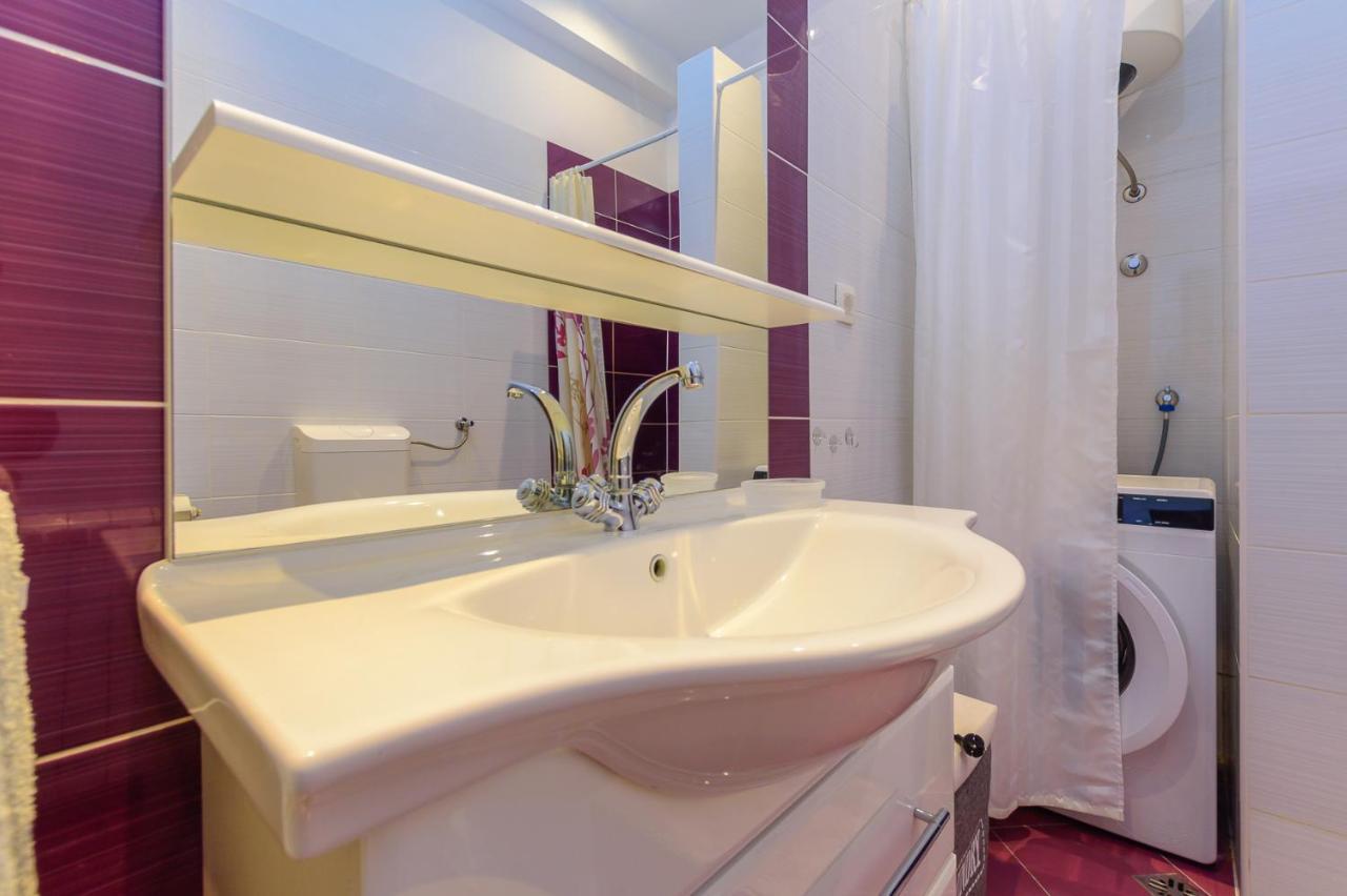 Apartment Macan, Beautiful Green Oasis Пула Екстериор снимка